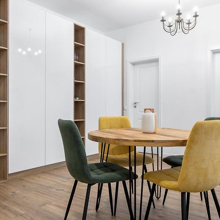 Crisana Flats Apartamento Oradea Exterior foto